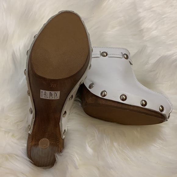 NEW🌟 D&G DOLCE GABBANA WHITE CLOGS WITH WOODEN HEELS - Picture 3 of 4